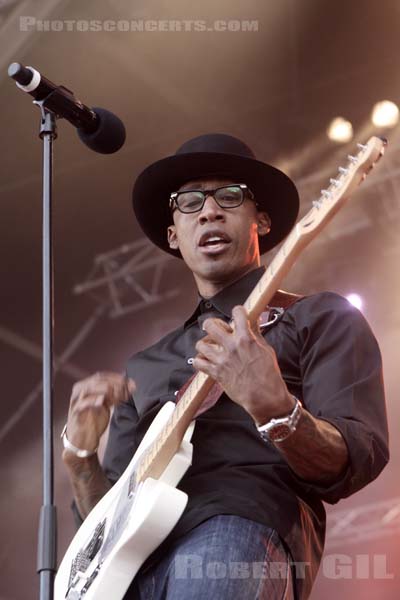 RAPHAEL SAADIQ - 2011-07-02 - BELFORT - Presqu'ile du Malsaucy - 